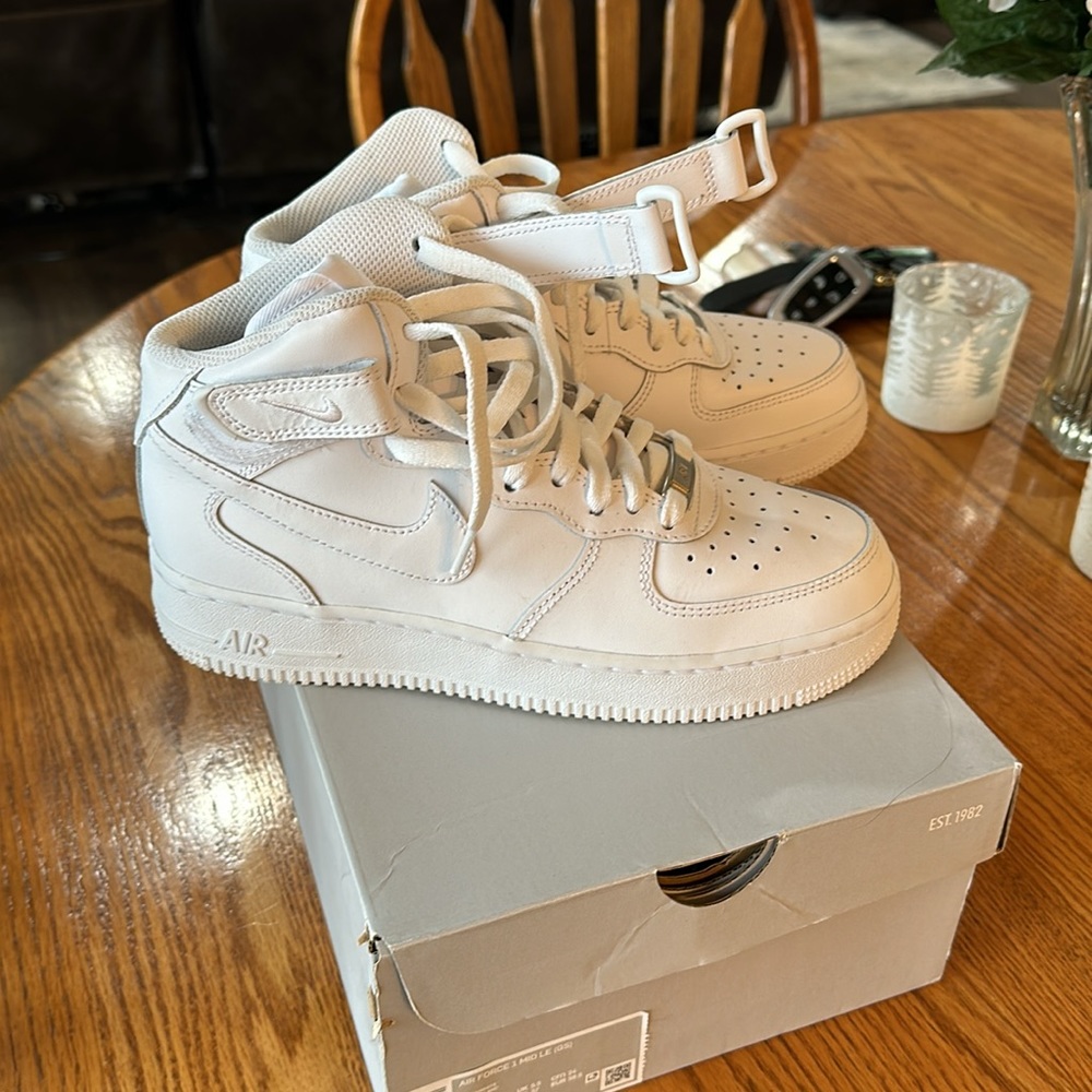 Mid Air Force 1